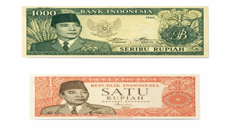Replika uang kertas Indonesia emisi lama, Rp1.000 (1964) dan Rp1 (1960).